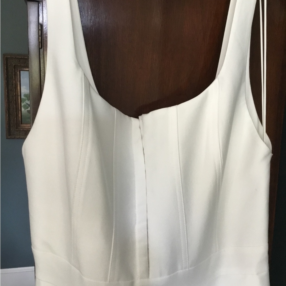 Alice and Olivia Diana sleeveless structured midi dress - Picture 3 of 10